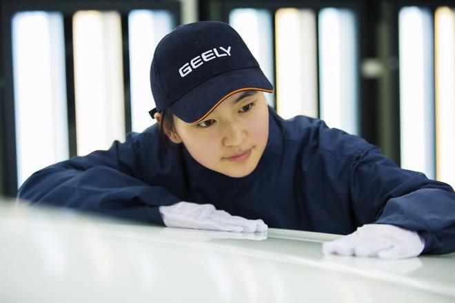 孙杨探访吉利春晓基地 奥运冠军如何看造车？