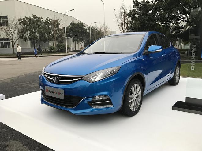 长安新逸动6AT/逸动XT上市 售8.99万起