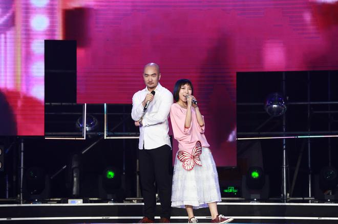 郭炜和李沁枬的“大爷与萝莉”组合表演