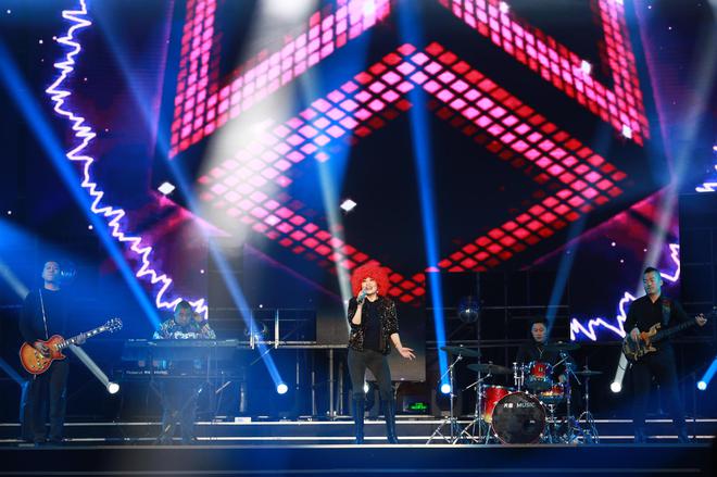 张蔷《路灯下的小姑娘》