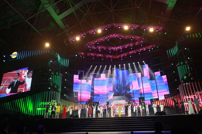 开场歌舞《让世界听见》