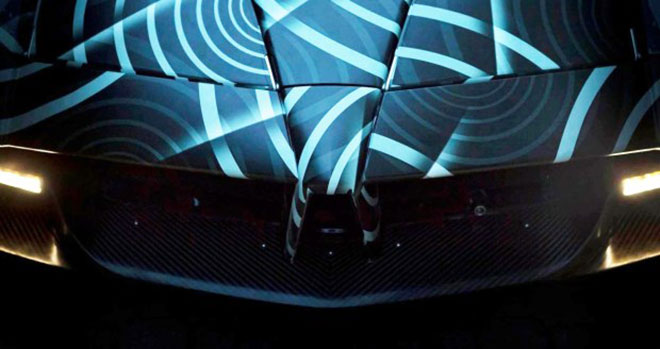 “Huayra Roadster预告图”