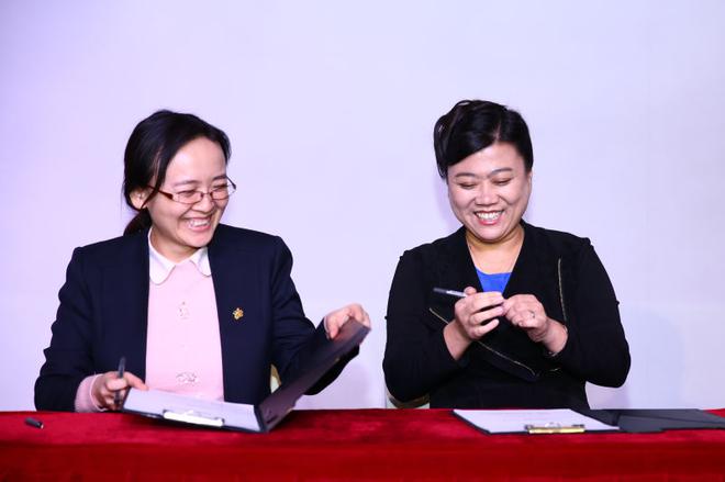 《汽车商业评论》、《汽车消费报告》出品人贾晓坤与北京汽车博物馆副馆长吴婧签订新战略合作协议