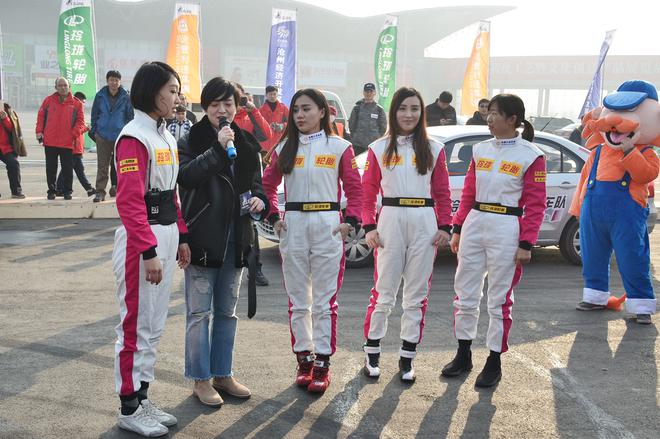 玲珑轮胎美女车队创造女子两轮行驶记录