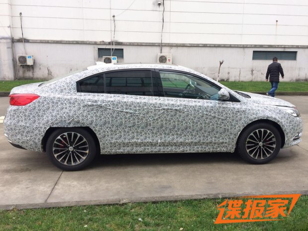 众泰Z560最新谍照曝光 将更换尾部标识 