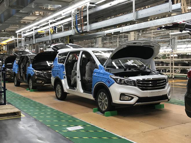 长安乘用车首款MPV凌轩下线 两江新工厂投产