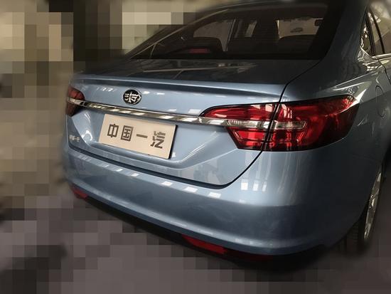 骏派全新A级车内饰谍照 风格更加运动化