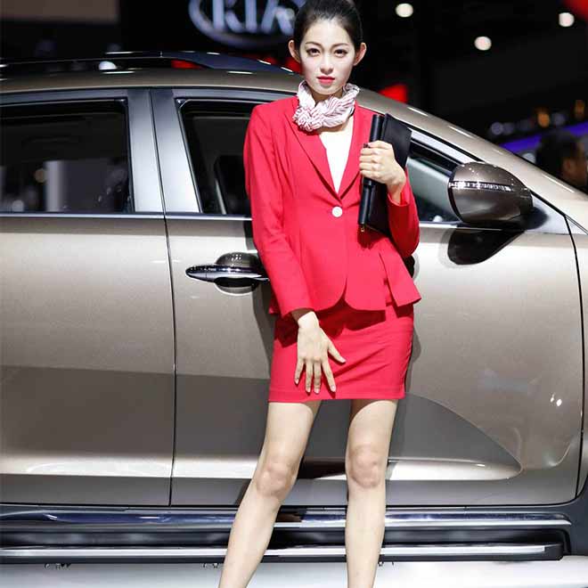 上海车展第二弹 张继科试驾6000万超跑要换车？