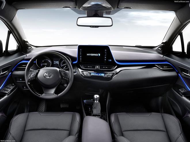 海外版丰田C-HR内饰官图