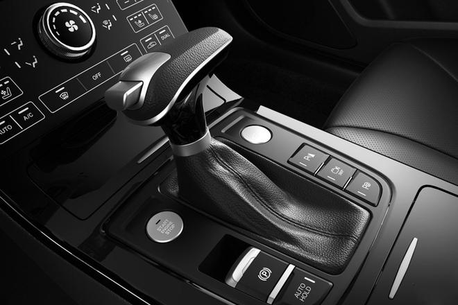 红旗H5新车官图发布 年轻又时尚！