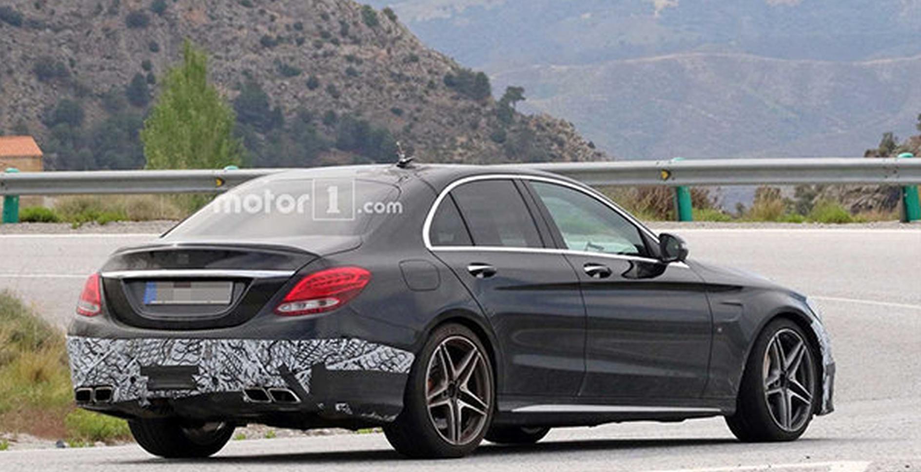 奔驰新款C63谍照曝光 或明年发布