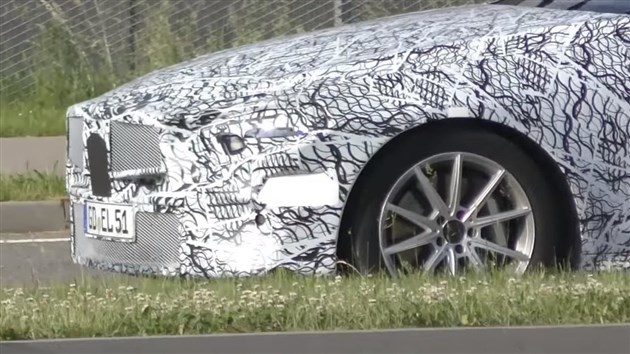 奔驰新CLS路试谍照曝光 法兰克福车展亮相