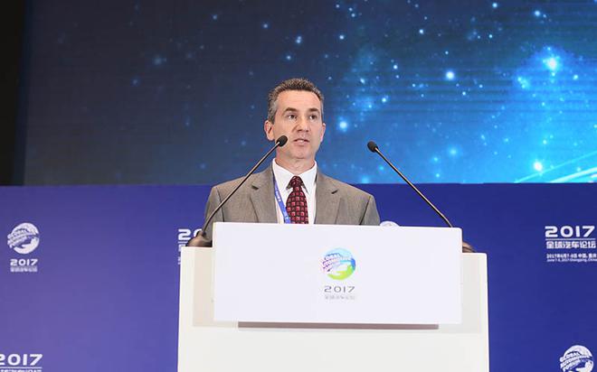 麦格纳国际先进产品研发部副总裁 Jerry Lavine