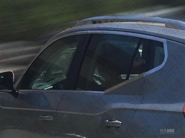 国产奥迪全新Q5借壳路试仍被认出 轴距加长