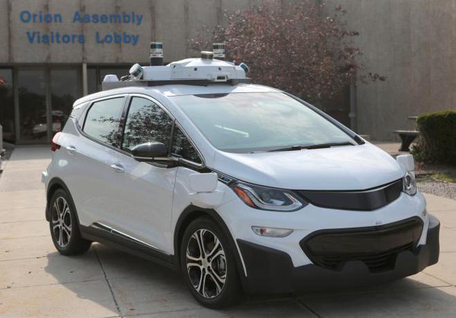 通用130辆自动驾驶测试版雪佛兰Bolt纯电动汽车下线