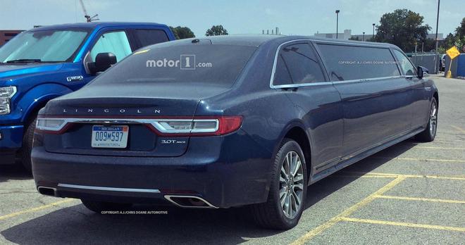 想低调都难 30万神秘加长版林肯大陆曝光
