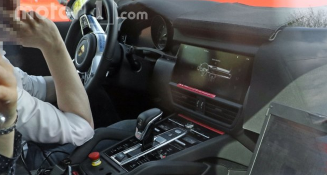 搭4.0T V8发动机 新Cayenne Turbo谍照