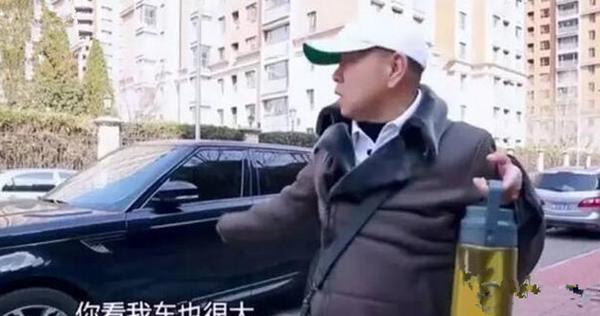 名气堪比赵本山，1米6的潘长江，座驾个个都是巨无霸！