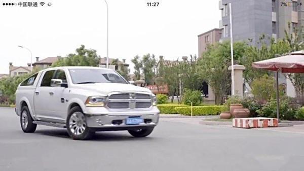 名气堪比赵本山，1米6的潘长江，座驾个个都是巨无霸！