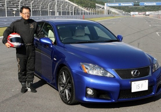 刚刚，61岁总裁级赛车手丰田章男开通了微博