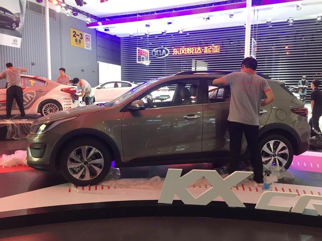 2017成都车展探馆：起亚KX CROSS