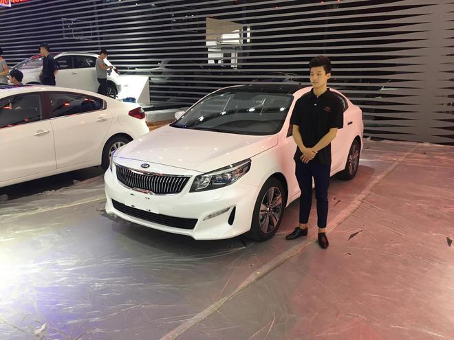 2017成都车展探馆：东风悦达起亚凯绅