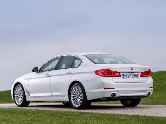 曝全新宝马530Le尾部图