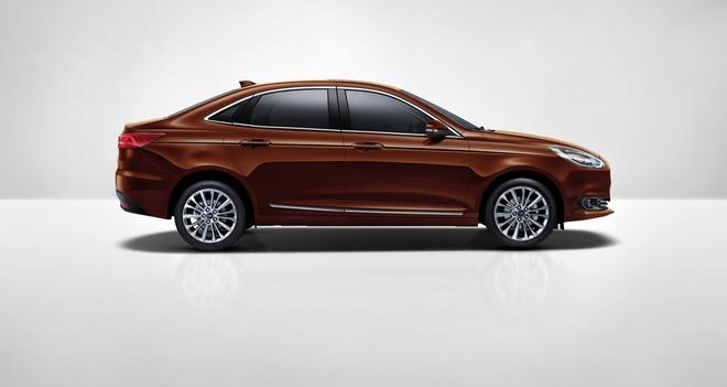 福特新福睿斯重磅亮相焕然一新打造时尚家轿新典范