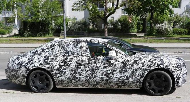 家族设计 劳斯莱斯新古思特内饰谍照