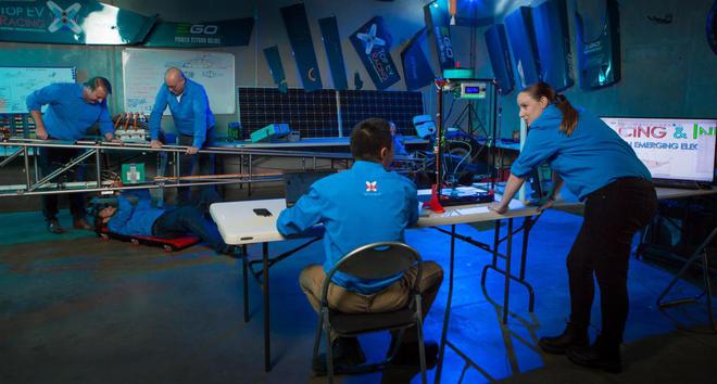 Top EV Racing竞速赛车搭载4台兆瓦电动机 0.8秒内破200km/h