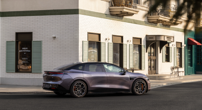 焕新极氪007深度解析：20万级纯电标杆的全维进化 同级对比见真章