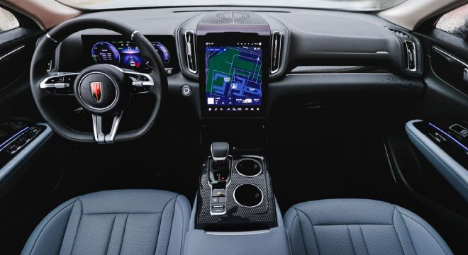 15.98万元起售 红旗HS3 PHEV/全新红旗H5 2025款上市