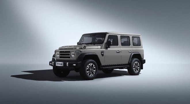 212越野车T01柴油版正侧45度图