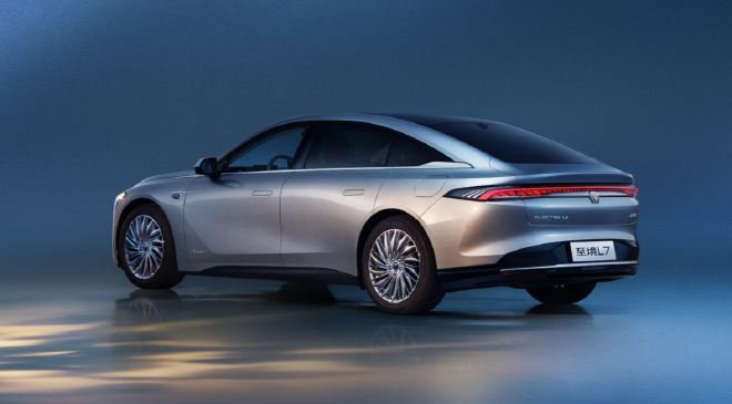 至境L7，定义增程2.0时代