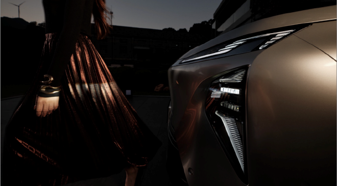 晶钻展翼大灯，照射距离达410米