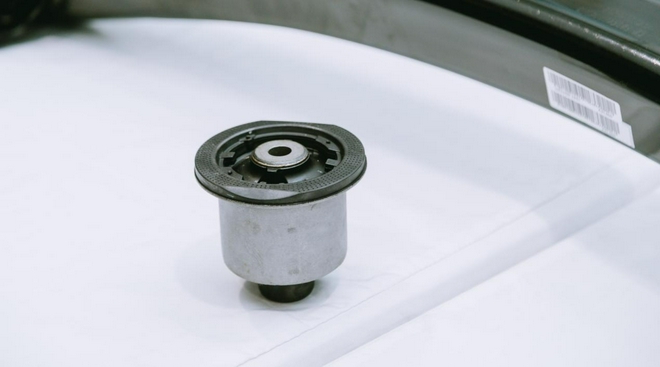 10万内唯一配备荷兰KONI公司FSD减震阀 五菱星辰操控刚柔并济