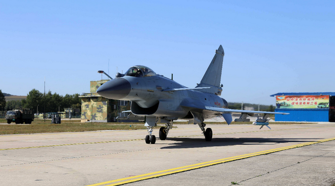 广州车展变身广州航展？歼10战机将助阵传祺影豹现身车展现场