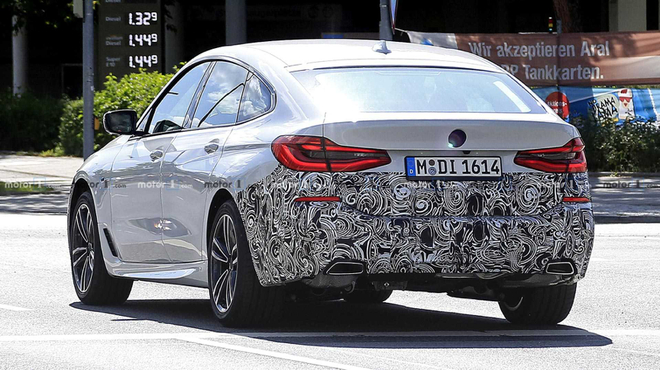 宝马6系GT改款车型路试谍照 前脸将有小更新