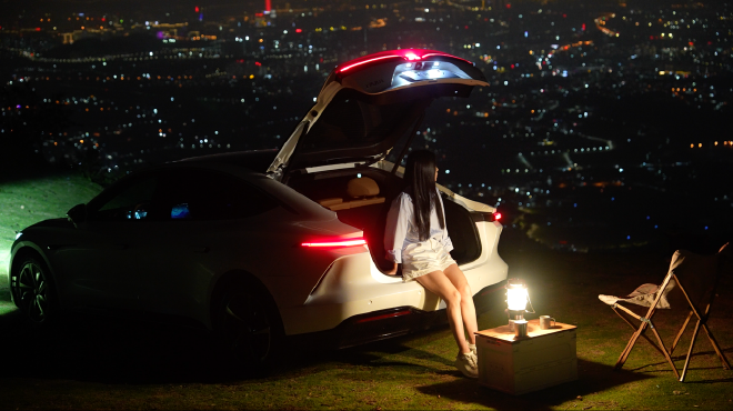 极智舒适再进化 飞凡舒适科技日重磅发布飞凡巴赫座舱明日篇