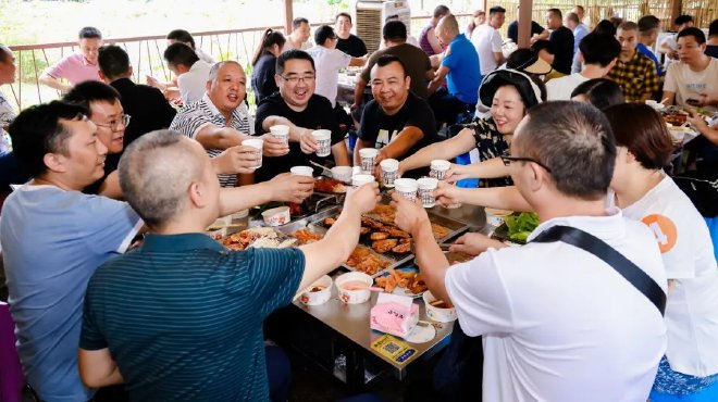 滴滴“橙意计划”新举措 试行司机节假日错峰休息奖励