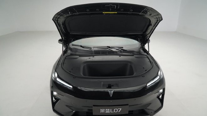 2024成都车展探馆：深蓝L07静态体验