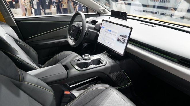 2024广州车展：一汽丰田携明星车型与全新电动车bZ3C亮相