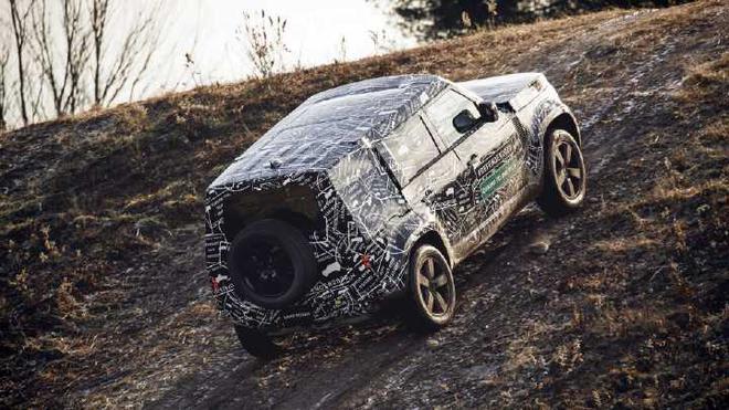 路虎全新卫士内饰图曝光 科技感十足