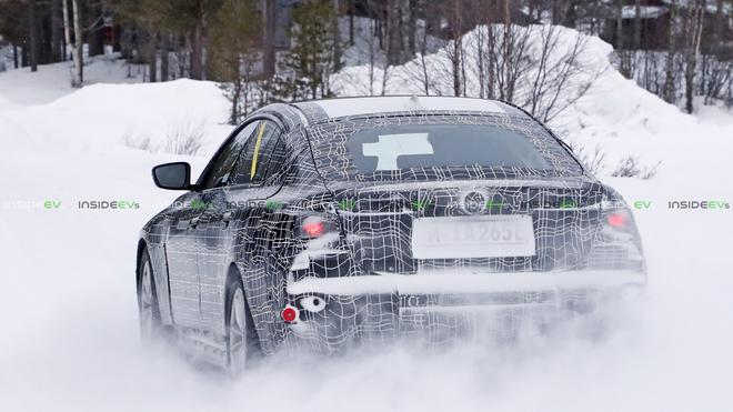 宝马i4雪地路试谍照曝光 最大续航里程可达700公里