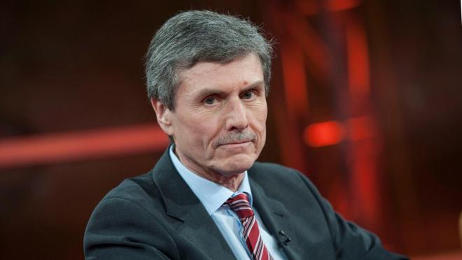 德国杜伊斯堡-埃森大学CAR汽车中心负责人杜登霍夫