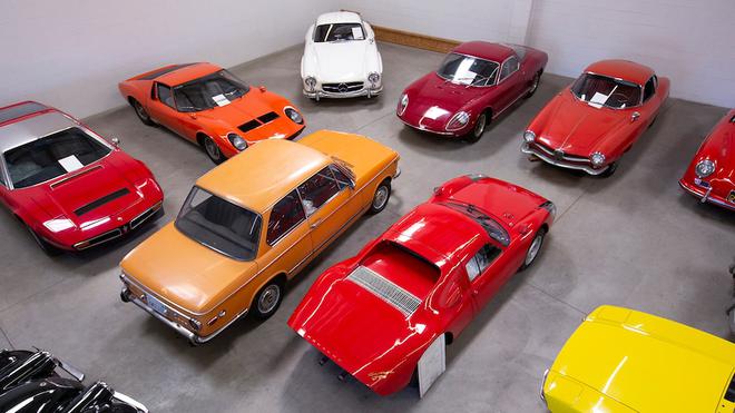 美国一大学获捐赠15台经典老爷车 售价约合7000万