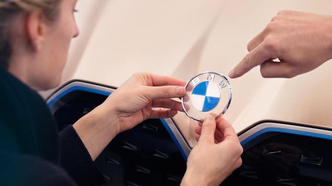 BMW i4发布 到2021年底宝马新能源车交付将达100万辆