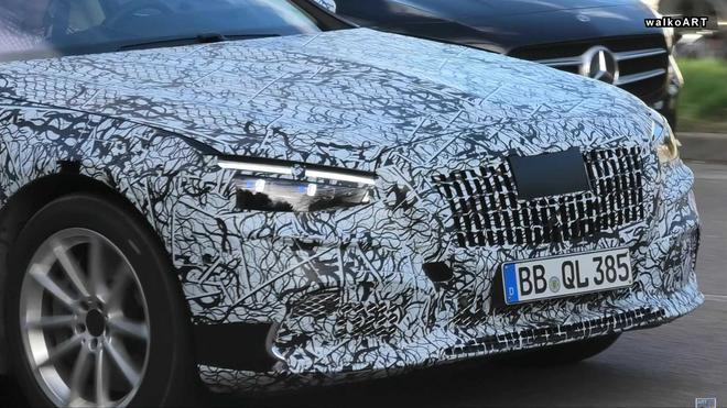 梅赛德斯-迈巴赫S级车型谍照 有望年底亮相