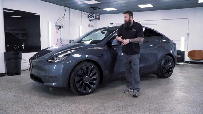 特斯拉Model Y被指存在漆面缺陷