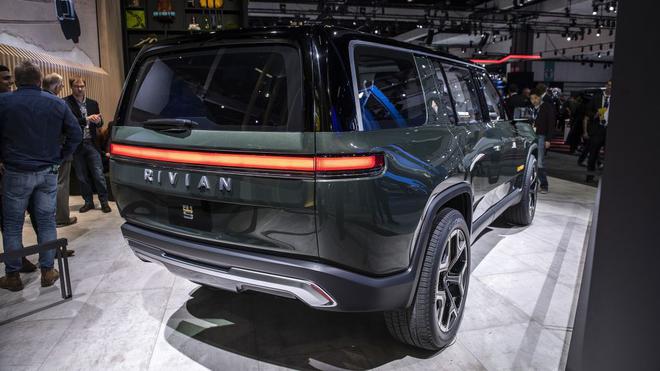 2021-rivian-r1s